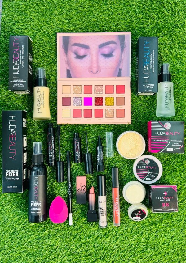 13 In 1 Huda Beauty Professional Makeup Deal