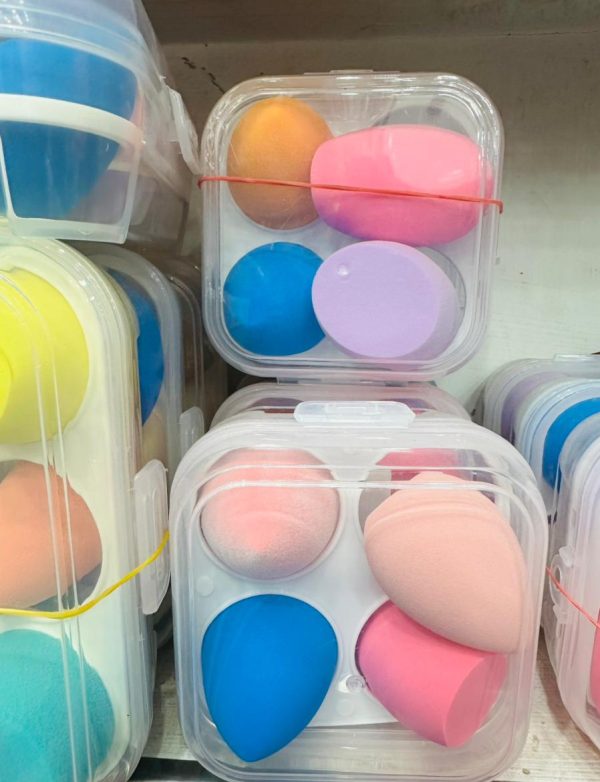 Beauty Blender 4 Pcs Set With Holder Box (random Colour)