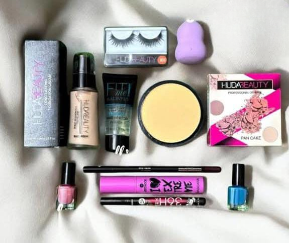 Beauty Pack / Eyelashes, Beauty , Blender, Foundation ,primer , Pan Cake , Nail Paint 2 , Eyeliner Mascara Lip Pencil